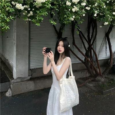 露滴桃花日夜春
